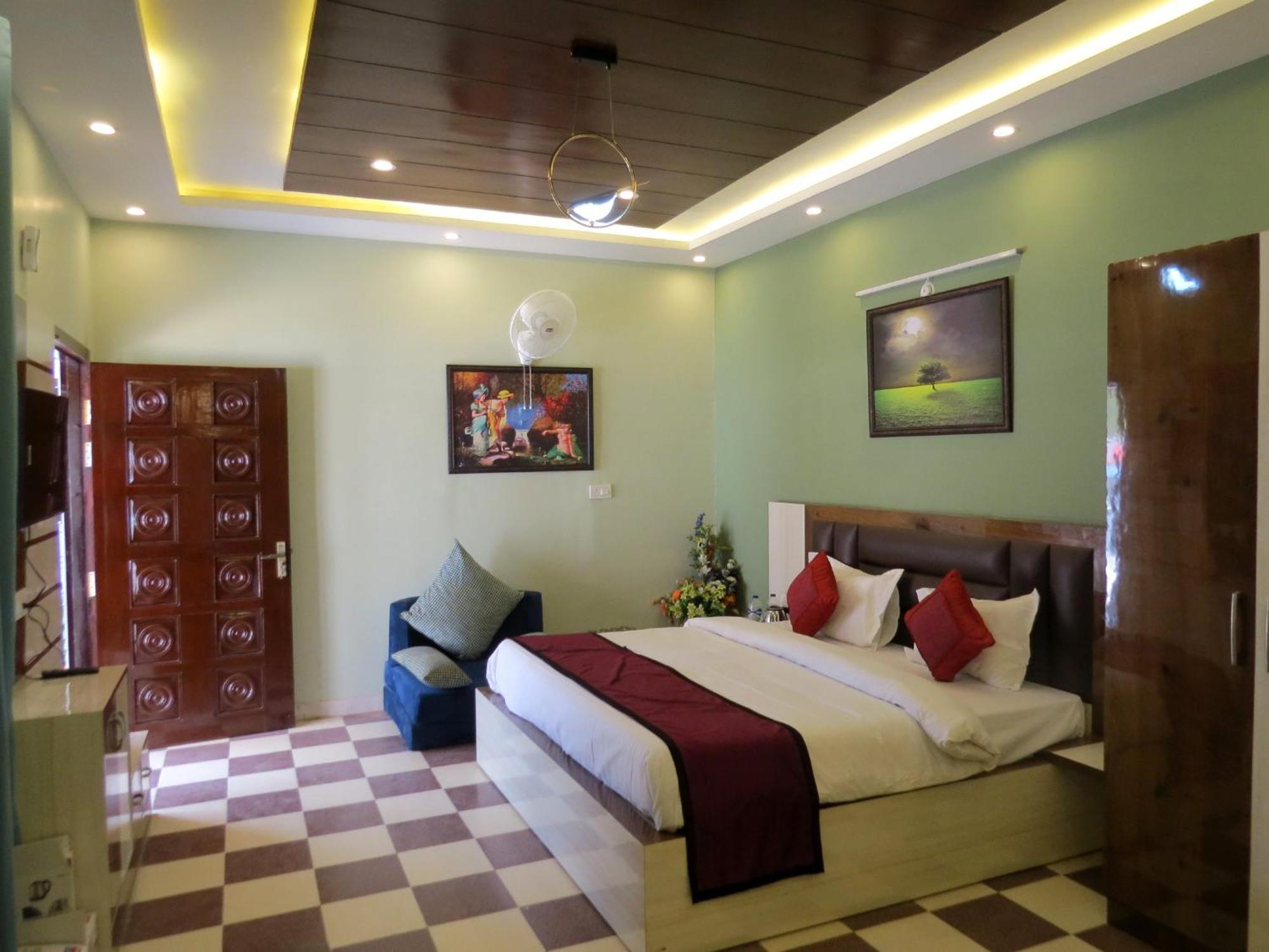 Hotel Haya Palace Nainital Exteriör bild