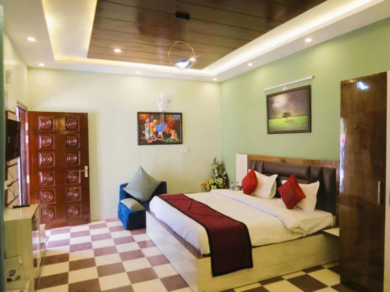 Hotel Haya Palace Nainital Exteriör bild