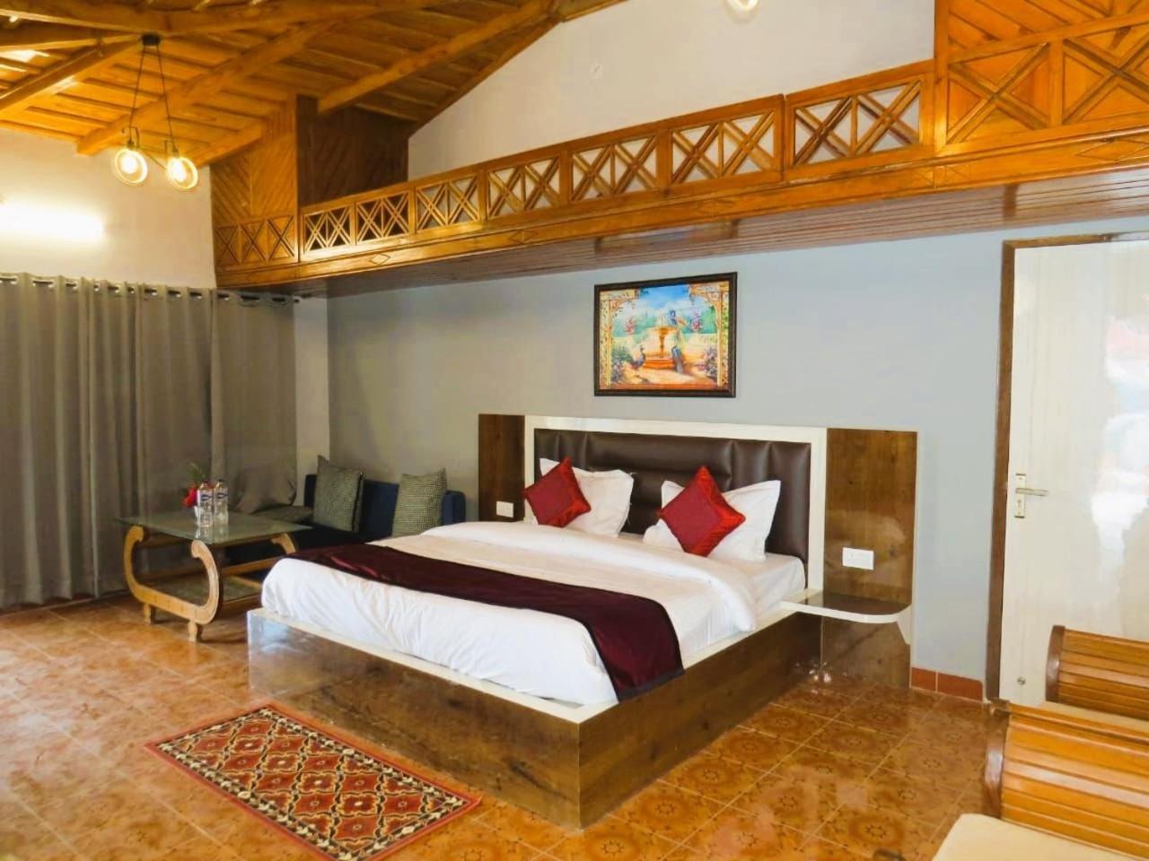 Hotel Haya Palace Nainital Exteriör bild