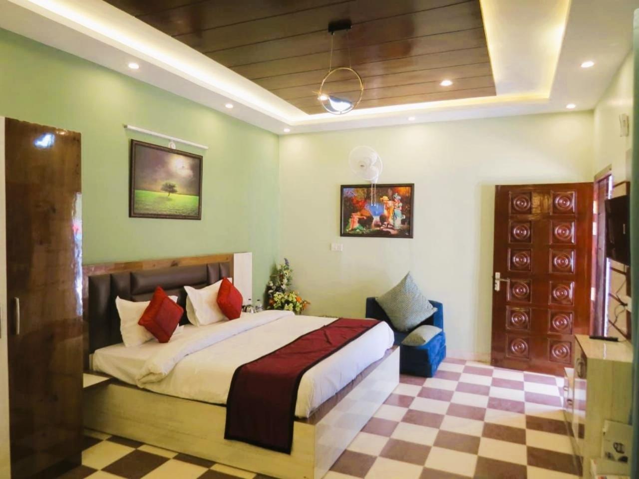 Hotel Haya Palace Nainital Exteriör bild