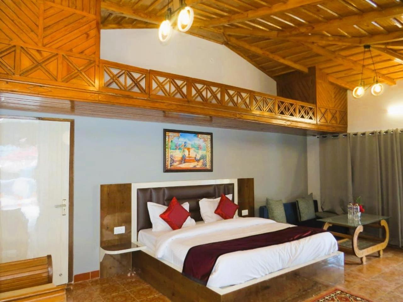 Hotel Haya Palace Nainital Exteriör bild